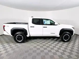 Toyota Tacoma 2024 4x4 TRD Off-Road 4 puertas Double Cab 5.0 pies SB 8A