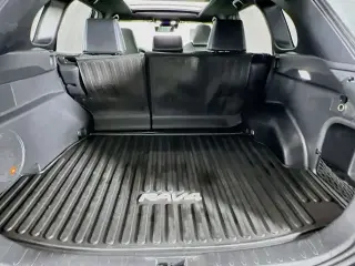 Toyota RAV4 Híbrido 2023 AWD XSE 4 puertas SUV