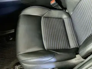 Toyota RAV4 Híbrido 2024 AWD XSE 4 puertas SUV