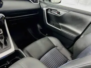 Toyota RAV4 Híbrido 2024 AWD XSE 4 puertas SUV
