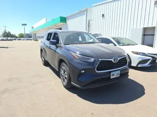 Toyota Highlander 2025 AWD LE 4 puertas SUV