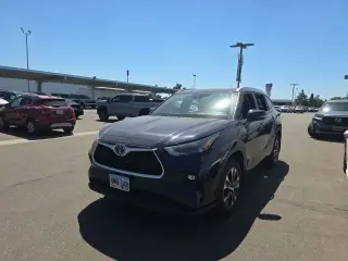 Toyota Highlander 2025 AWD LE 4 puertas SUV