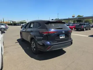 Toyota Highlander 2025 AWD LE 4 puertas SUV