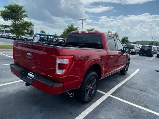 Ford F-150 2023 4x4 Lariat 4 puertas SuperCrew 5.5 pies. SB