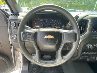 Chevrolet Silverado 2500HD 2024 4x4 Custom 4 puertas Cabina Crew SB