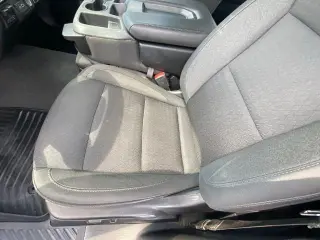 Chevrolet Silverado 2500HD 2024 4x4 Custom 4 puertas Cabina Crew SB