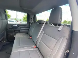 Chevrolet Silverado 2500HD 2024 4x4 Custom 4 puertas Cabina Crew SB