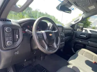 Chevrolet Silverado 2500HD 2024 4x4 Custom 4 puertas Cabina Crew SB