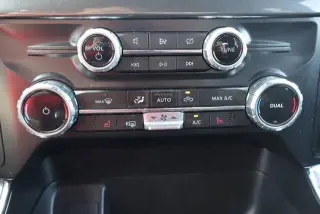 Ford F-150 2023 4x4 XLT 4 puertas SuperCrew 5.5 pies. SB