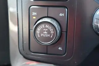 Ford F-150 2023 4x4 XLT 4 puertas SuperCrew 5.5 pies. SB