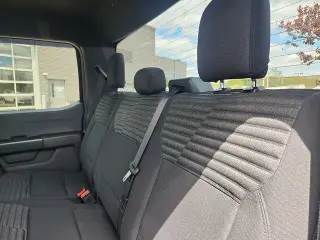 Ford F-150 2023 4x4 XL 4 puertas SuperCrew 5.5 pies. SB