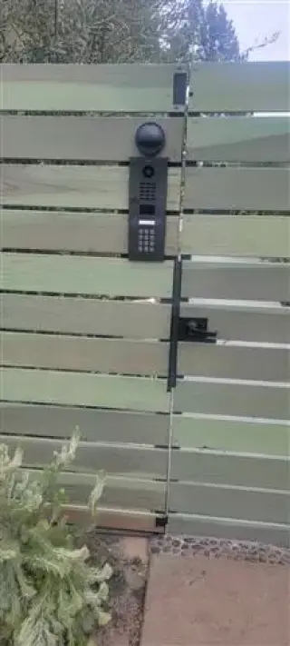 CCTV , INTERNET, TV  MOUNTING