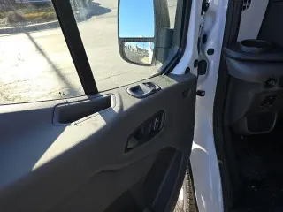 Ford Transit 2024 350 3 puertas SWB Techo Bajo Furgón de Carga