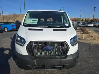 Ford Transit 2024 350 3 puertas SWB Techo Bajo Furgón de Carga