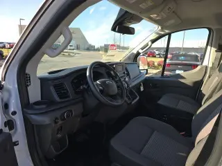 Ford Transit 2024 350 3 puertas SWB Techo Bajo Furgón de Carga