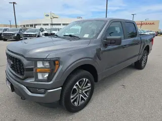 Ford F-150 2023 4x4 XL 4 puertas SuperCrew 5.5 pies. SB