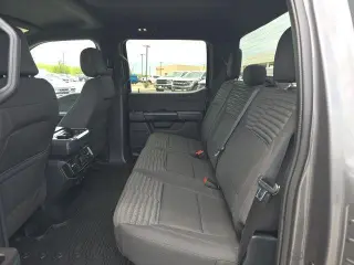 Ford F-150 2023 4x4 XL 4 puertas SuperCrew 5.5 pies. SB