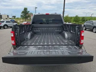 Ford F-150 2023 4x4 XL 4 puertas SuperCrew 5.5 pies. SB