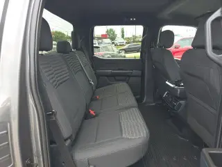 Ford F-150 2023 4x4 XL 4 puertas SuperCrew 5.5 pies. SB