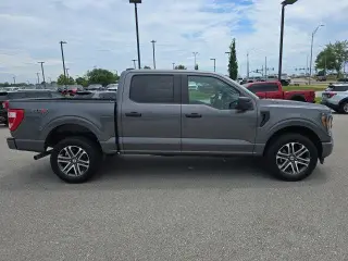Ford F-150 2023 4x4 XL 4 puertas SuperCrew 5.5 pies. SB