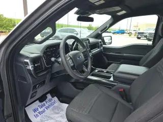 Ford F-150 2023 4x4 XL 4 puertas SuperCrew 5.5 pies. SB