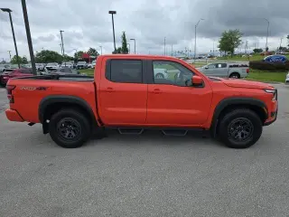 Nissan Frontier 2025 4x4 PRO-4X 4 puertas Cabina Crew 5 pies. SB
