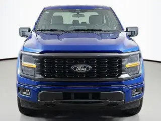 Ford F-150 2025 4x4 STX 4 puertas SuperCrew 5.5 pies. SB