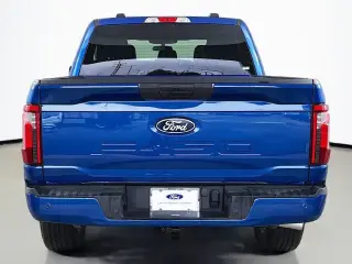 Ford F-150 2025 4x4 STX 4 puertas SuperCrew 5.5 pies. SB