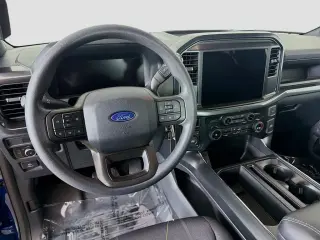 Ford F-150 2025 4x4 STX 4 puertas SuperCrew 5.5 pies. SB
