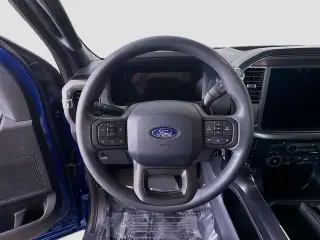 Ford F-150 2025 4x4 STX 4 puertas SuperCrew 5.5 pies. SB