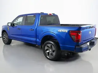 Ford F-150 2025 4x4 STX 4 puertas SuperCrew 5.5 pies. SB