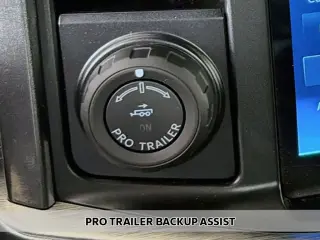 Ford F-150 2023 4x4 Lariat 4 puertas SuperCrew 5.5 pies. SB