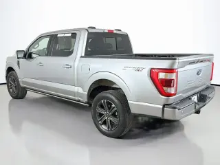 Ford F-150 2023 4x4 Lariat 4 puertas SuperCrew 5.5 pies. SB