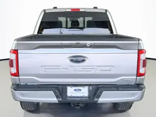 Ford F-150 2023 4x4 Lariat 4 puertas SuperCrew 5.5 pies. SB