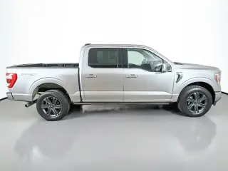 Ford F-150 2023 4x4 Lariat 4 puertas SuperCrew 5.5 pies. SB