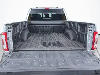 Ford F-150 2023 4x4 Lariat 4 puertas SuperCrew 5.5 pies. SB