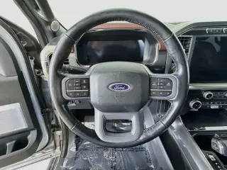 Ford F-150 2023 4x4 Lariat 4 puertas SuperCrew 5.5 pies. SB