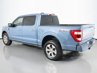 Ford F-150 2023 4x4 Platinum 4 puertas SuperCrew 5.5 pies. SB