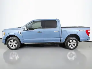 Ford F-150 2023 4x4 Platinum 4 puertas SuperCrew 5.5 pies. SB