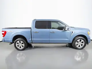Ford F-150 2023 4x4 Platinum 4 puertas SuperCrew 5.5 pies. SB