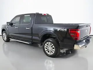 Ford F-150 2024 4x4 Lariat 4 puertas SuperCrew 5.5 pies. SB