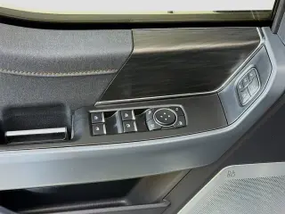 Ford F-150 2024 4x4 Lariat 4 puertas SuperCrew 5.5 pies. SB