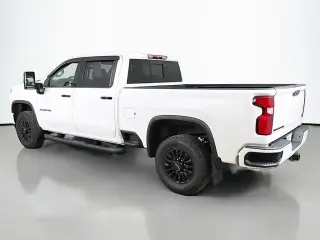 Chevrolet Silverado 3500HD 2022 4x4 LTZ 4 puertas Crew Cab SB SRW