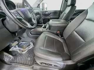 Chevrolet Silverado 3500HD 2022 4x4 LTZ 4 puertas Crew Cab SB SRW