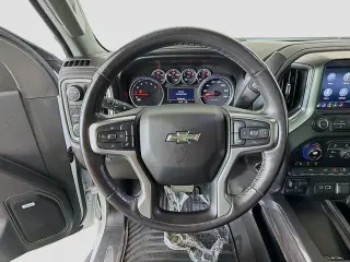 Chevrolet Silverado 3500HD 2022 4x4 LTZ 4 puertas Crew Cab SB SRW