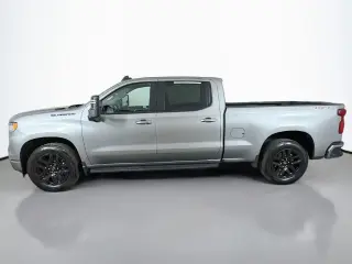 Chevrolet Silverado 1500 2024 4x4 RST 4 puertas Cabina Crew 5.8 pies. SB