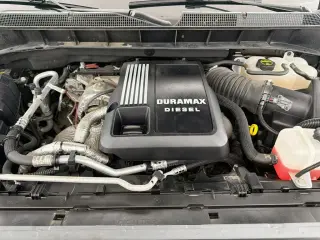 Chevrolet Silverado 1500 2024 4x4 RST 4 puertas Cabina Crew 5.8 pies. SB
