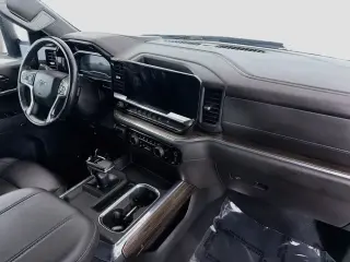 Chevrolet Silverado 1500 2024 4x4 RST 4 puertas Cabina Crew 5.8 pies. SB