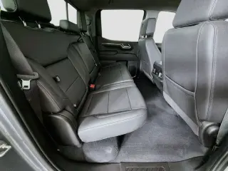 Chevrolet Silverado 1500 2024 4x4 RST 4 puertas Cabina Crew 5.8 pies. SB