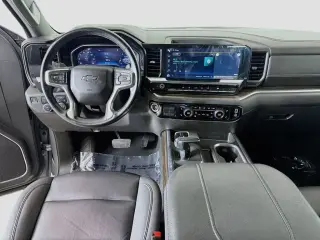Chevrolet Silverado 1500 2024 4x4 RST 4 puertas Cabina Crew 5.8 pies. SB